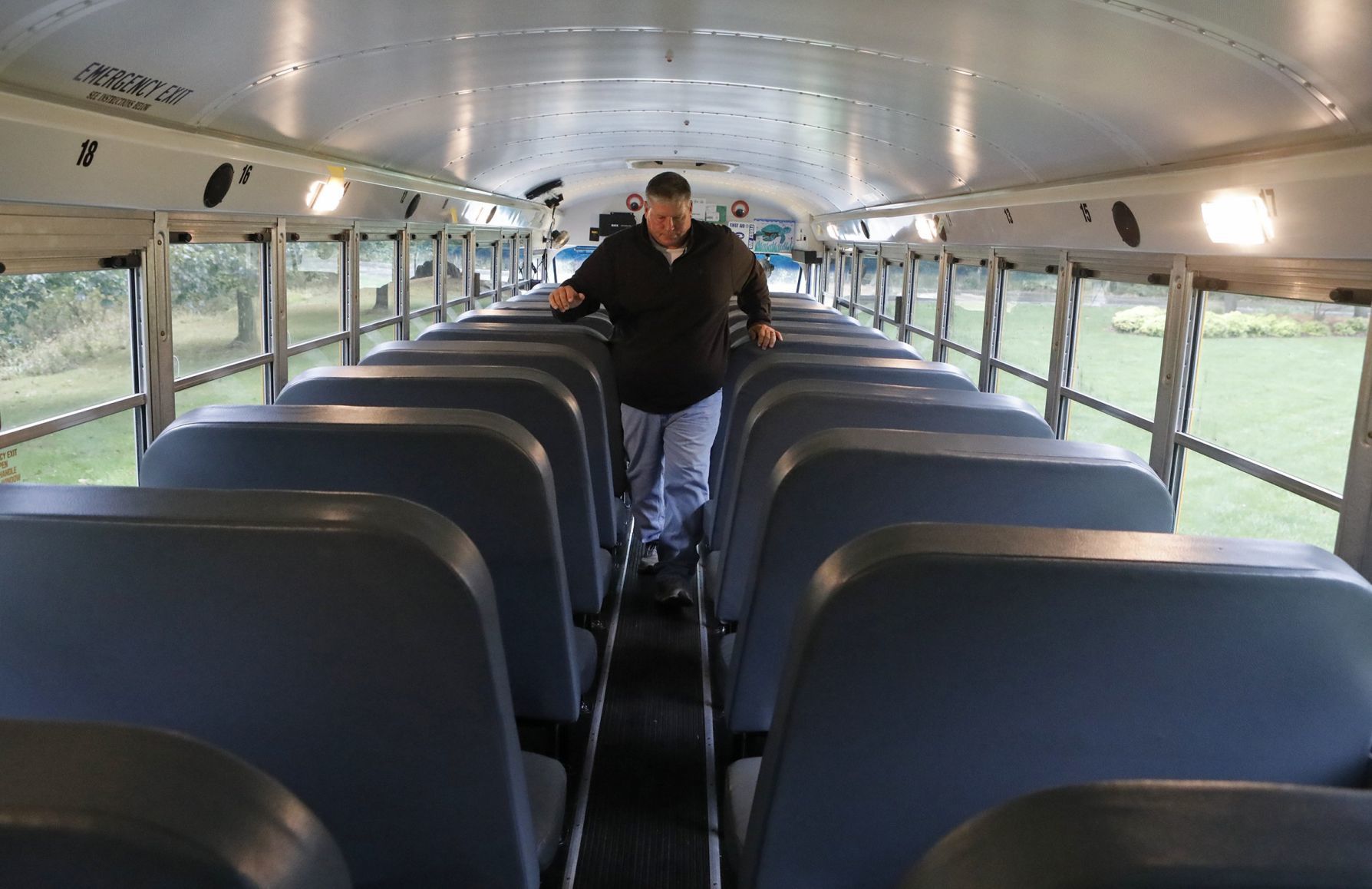 School bus drivers needed in the St. Louis area